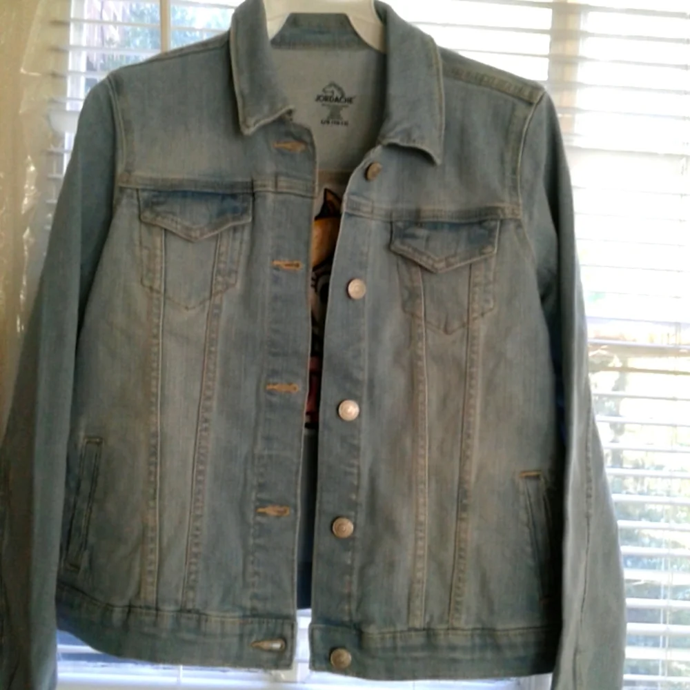 Jordache Jean jacket with embroidery Princess peach from super Mario bro. - Picture 2 of 3